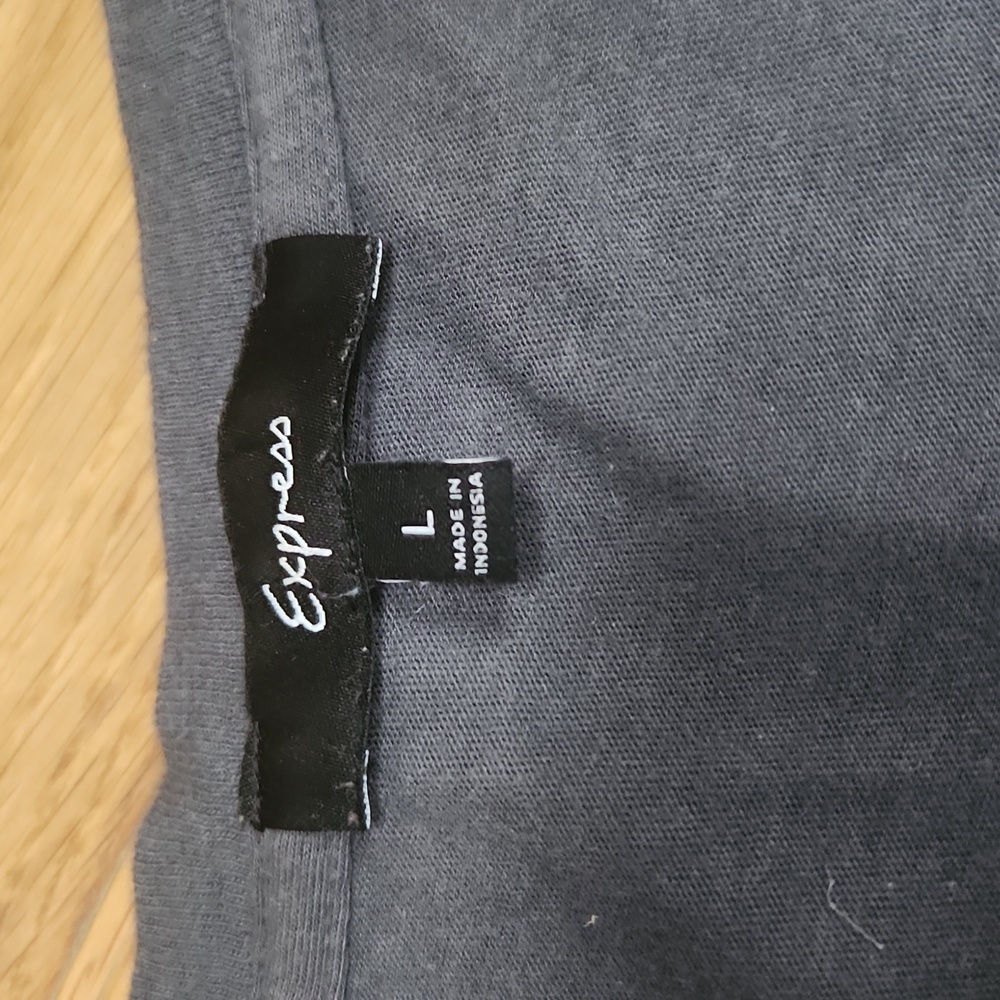 Shirt - Picture 2 of 5